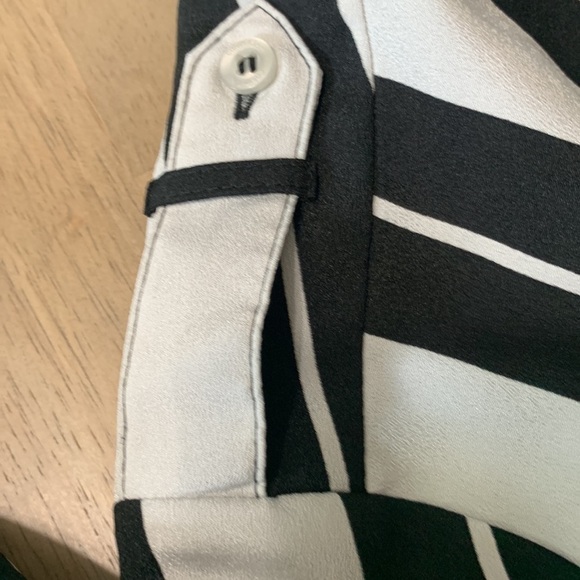 Calvin Klein size Small striped button down - Picture 5 of 5